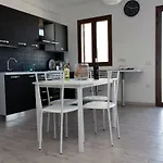Sunshine Luxury Seafront House - S'arena Scoada Vila *
