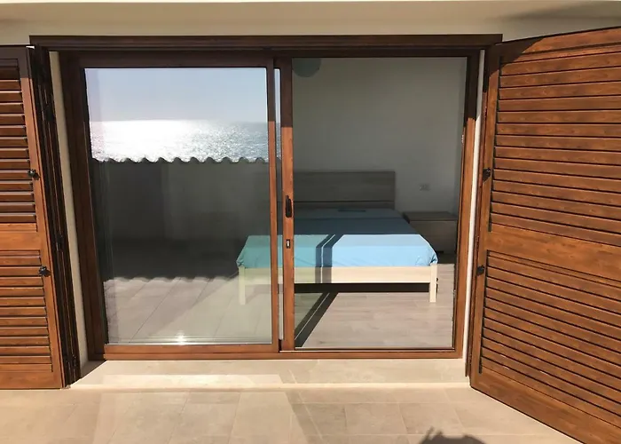 Sunshine Luxury Seafront House - S'arena Scoada 别墅