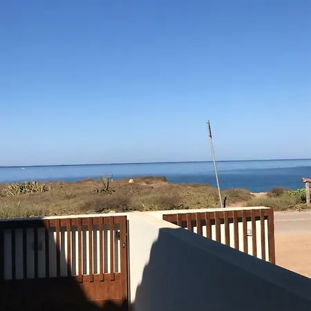Sunshine Luxury Seafront House - S'arena Scoada Путзу-Иду