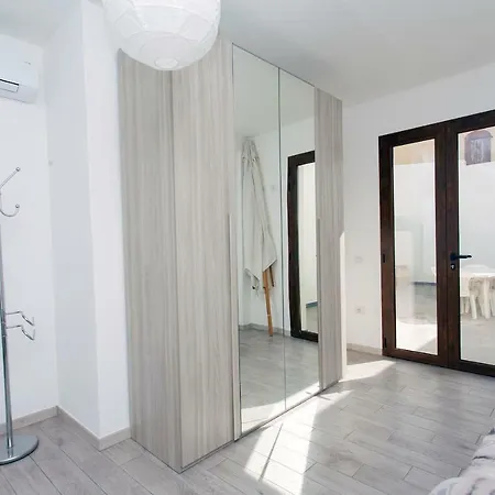 Sunshine Luxury Seafront House - S'arena Scoada